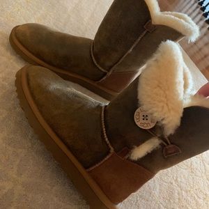 Brown faded look bottom Uggs